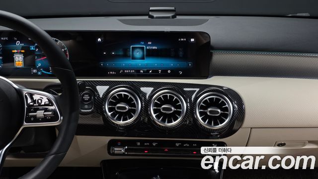 Mercedes-Benz A-Class 2021 — photo 14