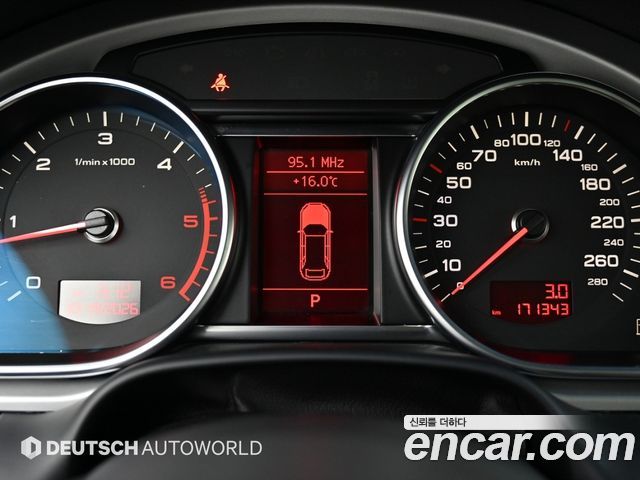 Audi Q7 2011 — photo 8
