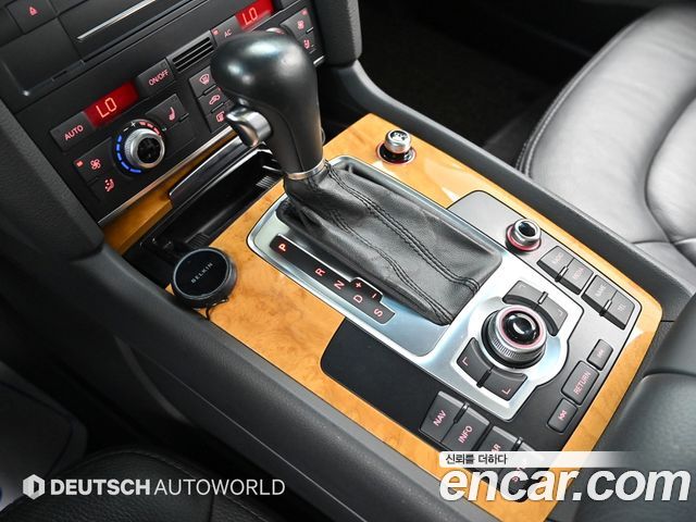 Audi Q7 2011 — photo 9