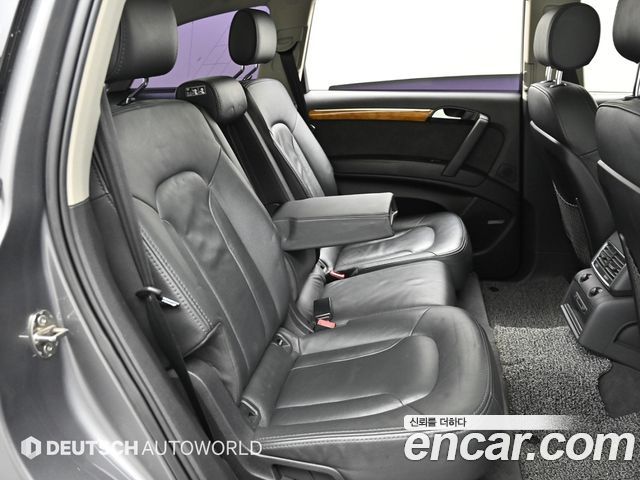 Audi Q7 2011 — photo 12