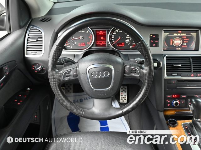 Audi Q7 2011 — photo 13