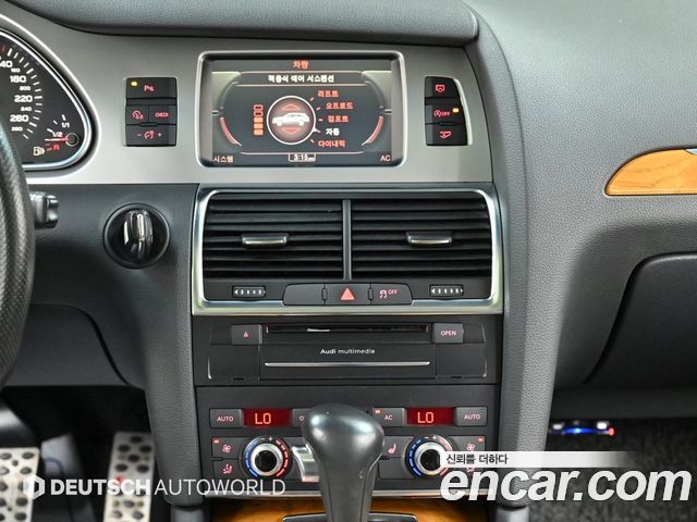 Audi Q7 2011 — photo 14