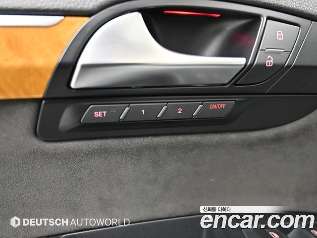 Audi Q7 2011 — photo 17