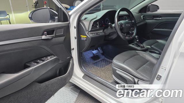 Hyundai AVANTE 2019 — photo 10