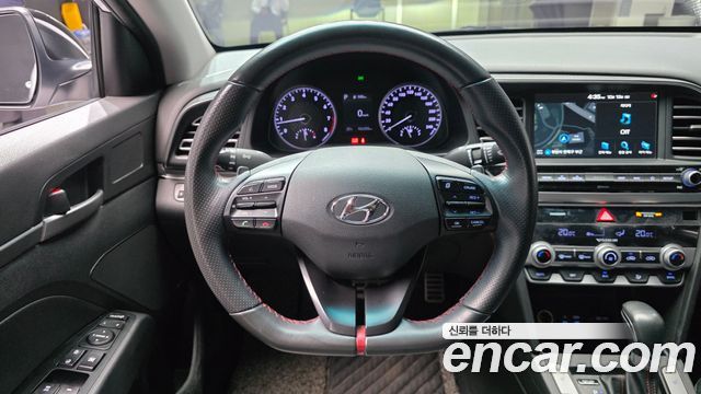 Hyundai AVANTE 2019 — photo 13