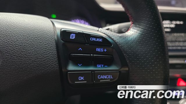 Hyundai AVANTE 2019 — photo 18