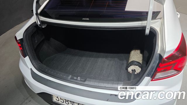 Hyundai AVANTE 2019 — photo 20