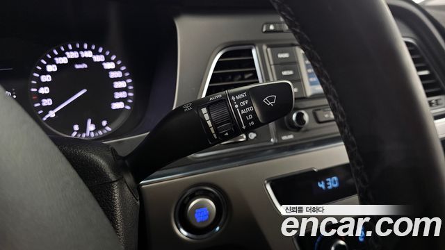Hyundai Sonata 2015 — photo 18