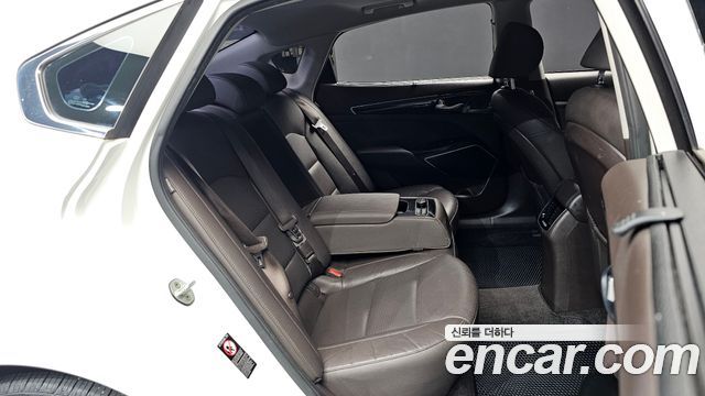 Kia K7 2017 — photo 12
