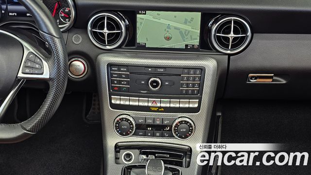 Mercedes-Benz SLC-Class 2017 — photo 14