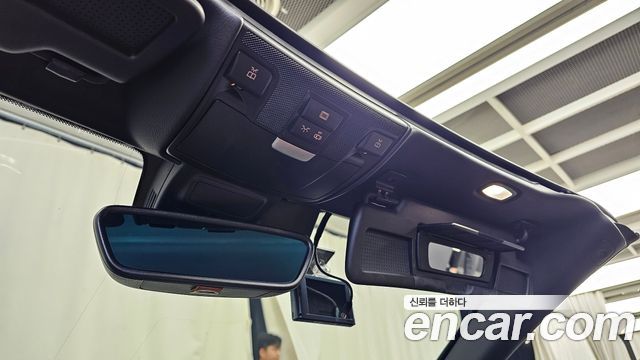 Mercedes-Benz SLC-Class 2017 — photo 17