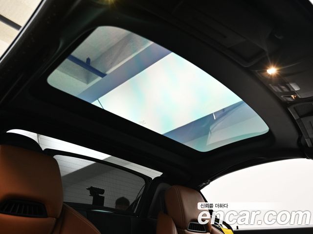 Mercedes-Benz SLC-Class 2017 — photo 19
