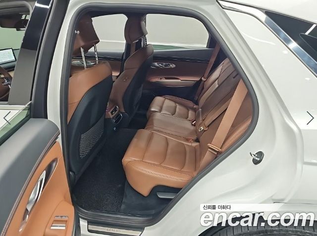 Genesis GV70 2023 — photo 11