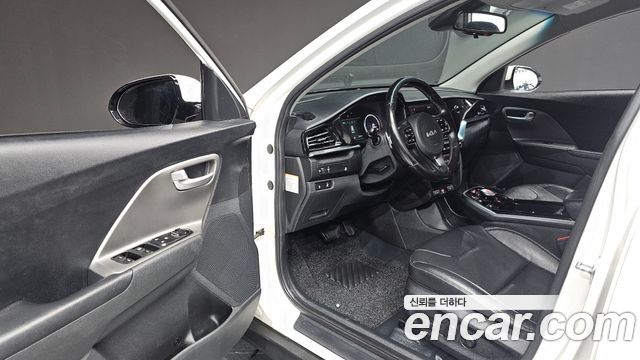 Kia Niro 2023 — photo 10
