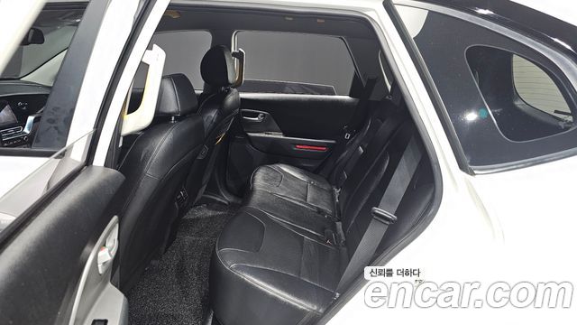 Kia Niro 2023 — photo 11