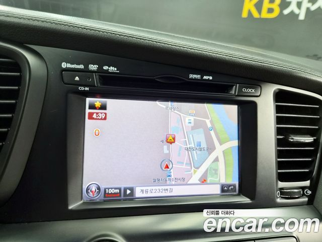 Kia K5 2011 — photo 9