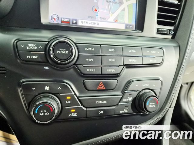 Kia K5 2011 — photo 10