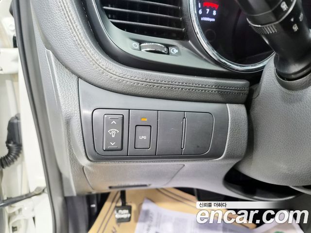Kia K5 2011 — photo 16