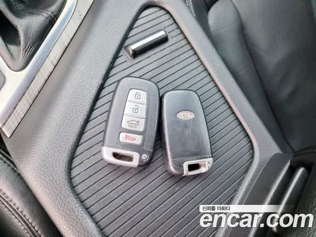 Kia K5 2011 — photo 19