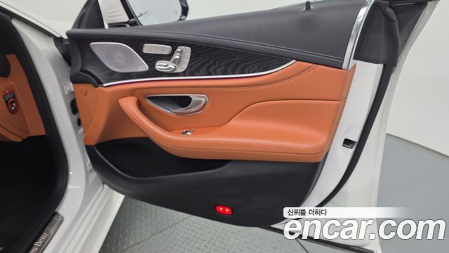 Mercedes-Benz CLS-Class 2022 — photo 14
