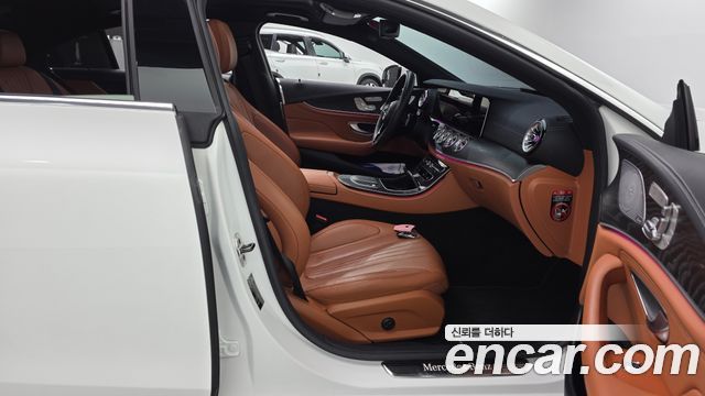 Mercedes-Benz CLS-Class 2022 — photo 16