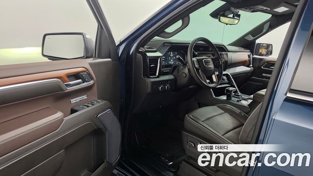 GMC Sierra 2023 — photo 13