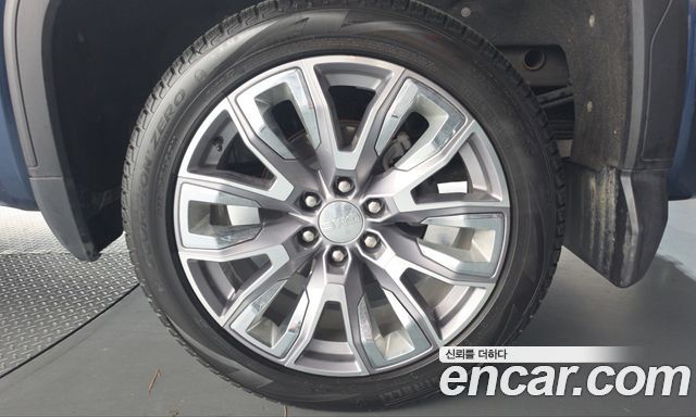 GMC Sierra 2023 — photo 7