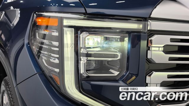 GMC Sierra 2023 — photo 8