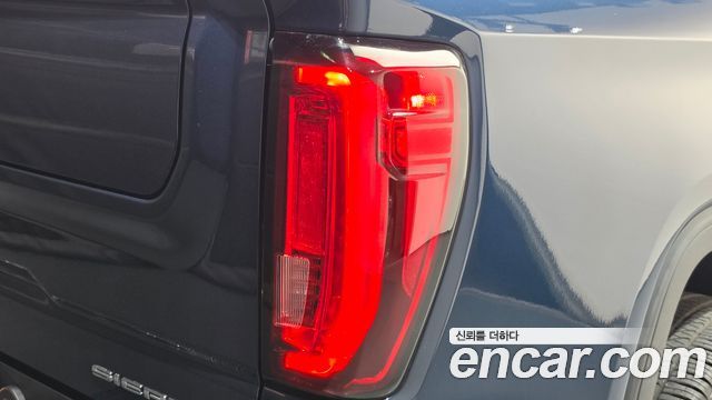 GMC Sierra 2023 — photo 9