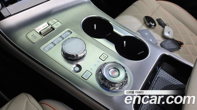 Genesis GV70 2025 — photo 12