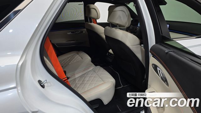 Genesis GV70 2025 — photo 17