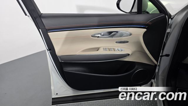 Genesis GV70 2025 — photo 14
