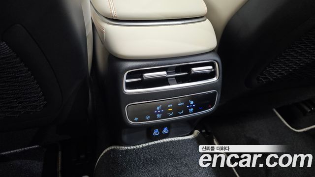 Genesis GV70 2025 — photo 30