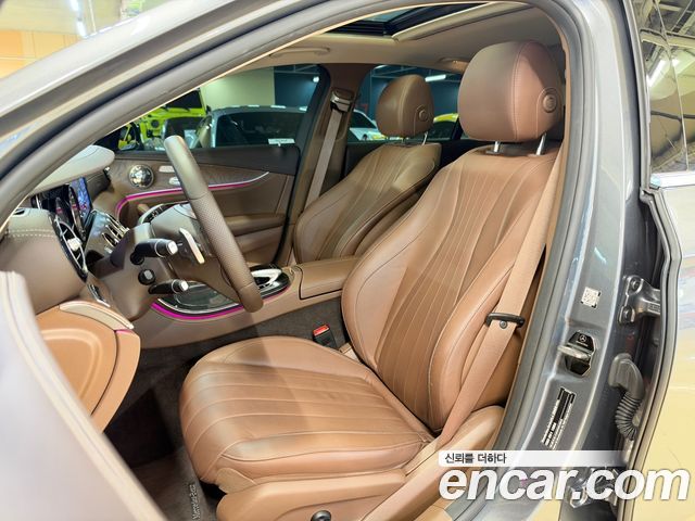 Mercedes-Benz E-Class 2017 — photo 10