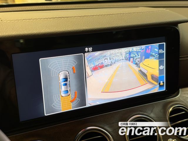 Mercedes-Benz E-Class 2017 — photo 15