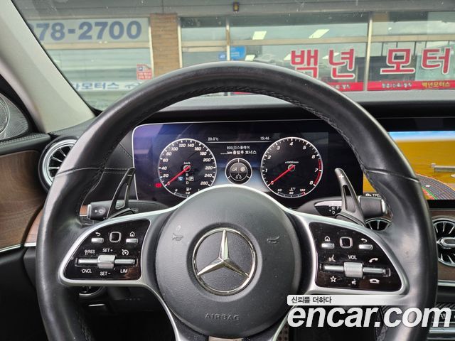 Mercedes-Benz E-Class 2019 — photo 6