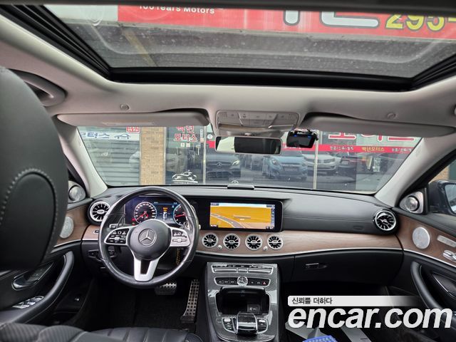 Mercedes-Benz E-Class 2019 — photo 10