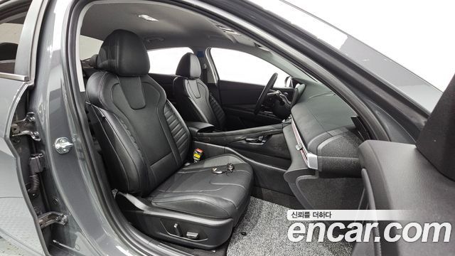 Hyundai AVANTE 2024 — photo 16