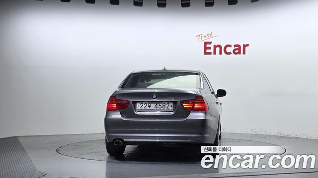 BMW 3-Series 2011 — photo 4