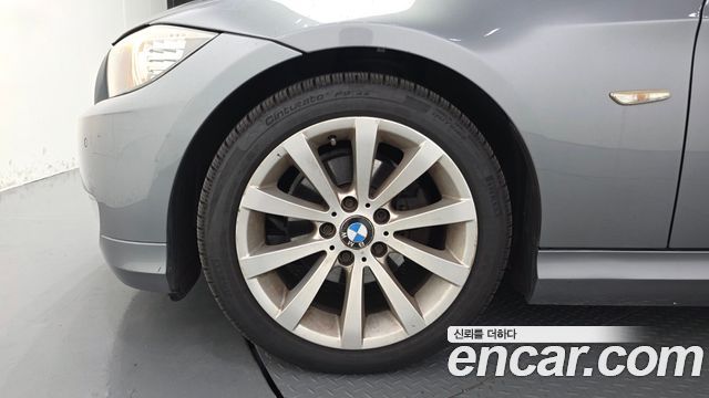 BMW 3-Series 2011 — photo 5