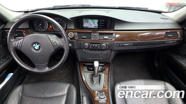 BMW 3-Series 2011 — photo 7
