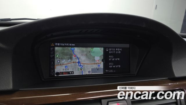 BMW 3-Series 2011 — photo 14