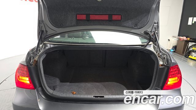 BMW 3-Series 2011 — photo 20