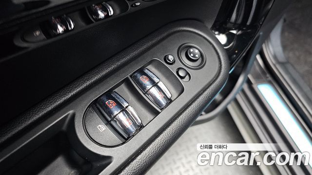 Mini Countryman 2021 — photo 30
