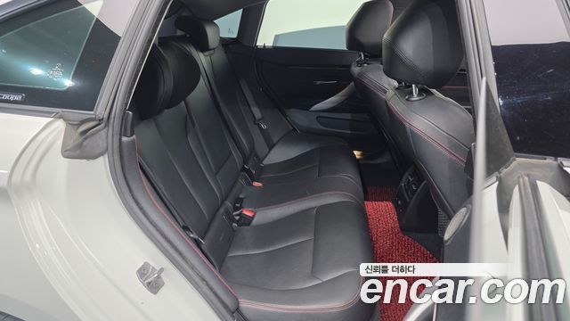 BMW 4-Series 2018 — photo 12