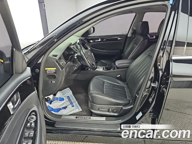 Hyundai Genesis 2012 — photo 11