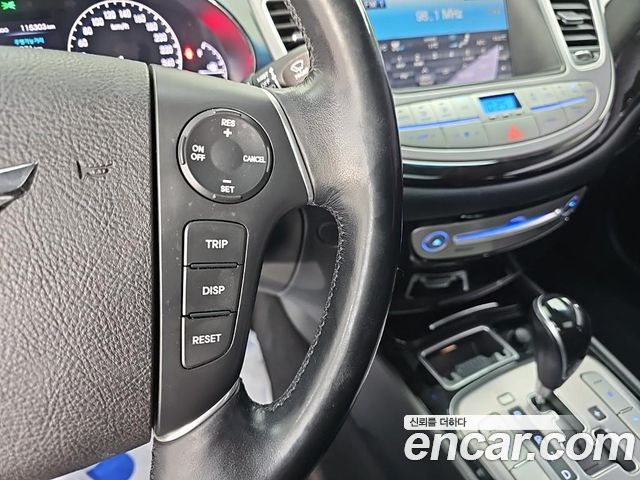 Hyundai Genesis 2012 — photo 17