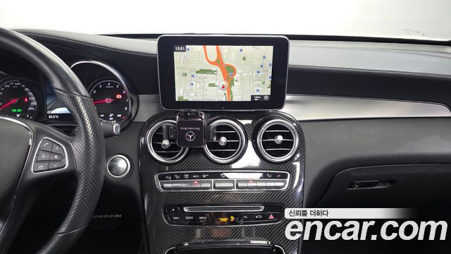 Mercedes-Benz GLC-Class 2019 — photo 14