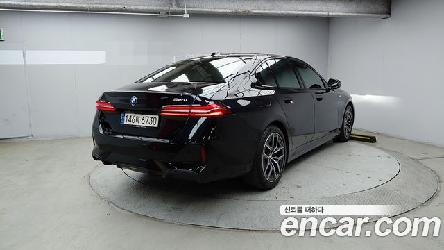 BMW 5-Series 2024 — photo 4
