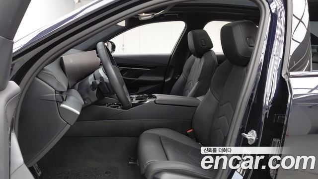 BMW 5-Series 2024 — photo 9